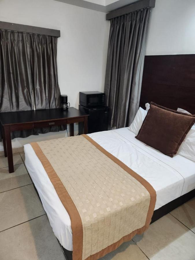 Hotel Don Quijote Мехикали Екстериор снимка